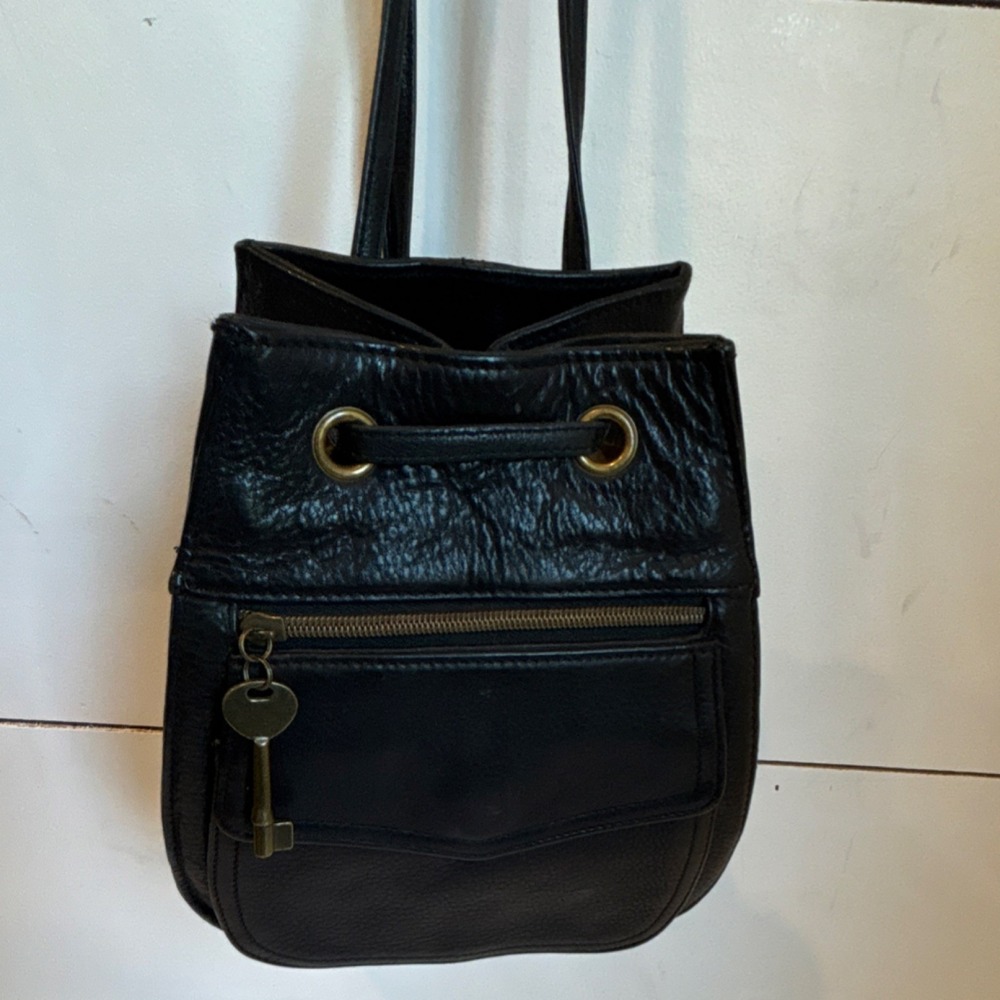 Fossil Vintage Black Shoulder Bag with Adjustable Strap and Key Accent